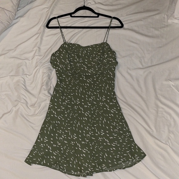 Le Lis Green and White Pattern Mini Dress - Picture 2 of 5